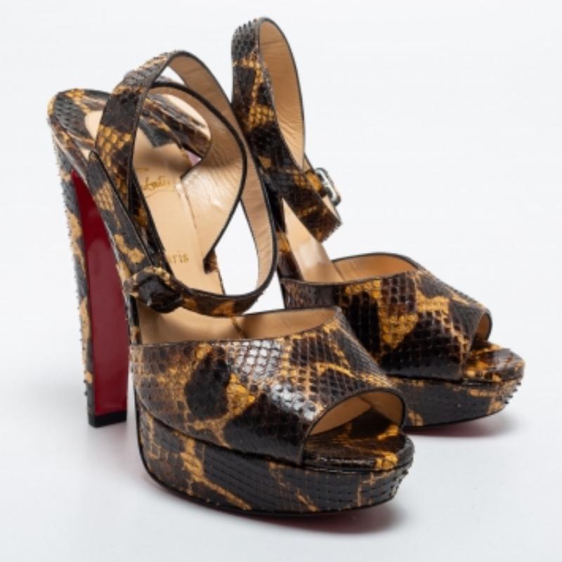 Christian Louboutin Python Leder Peep Toe Plattform Knöchelriemen Sandalen Größe 39 im Angebot 1