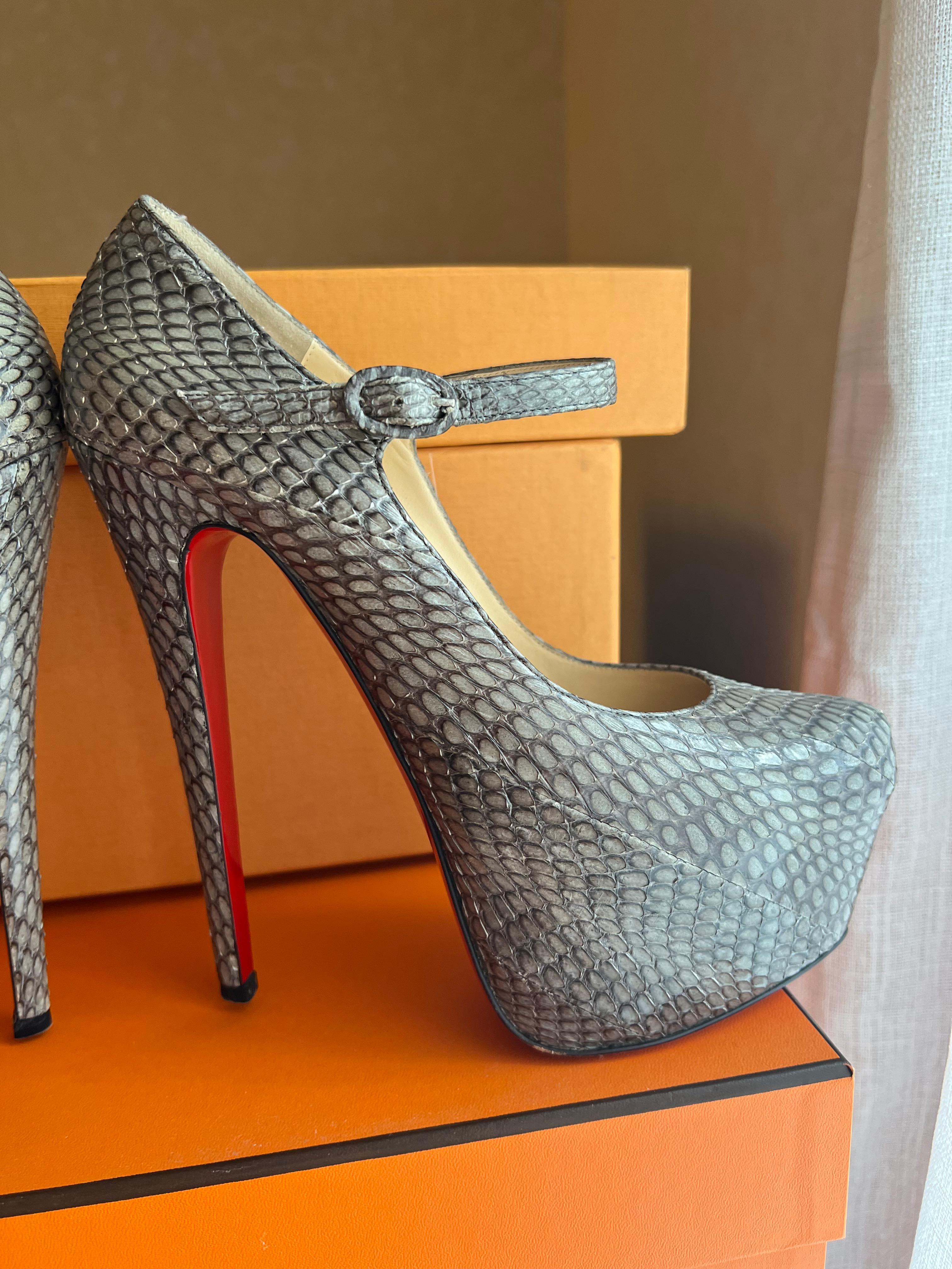 Christian Louboutin Python Shoes 39.5 For Sale 6