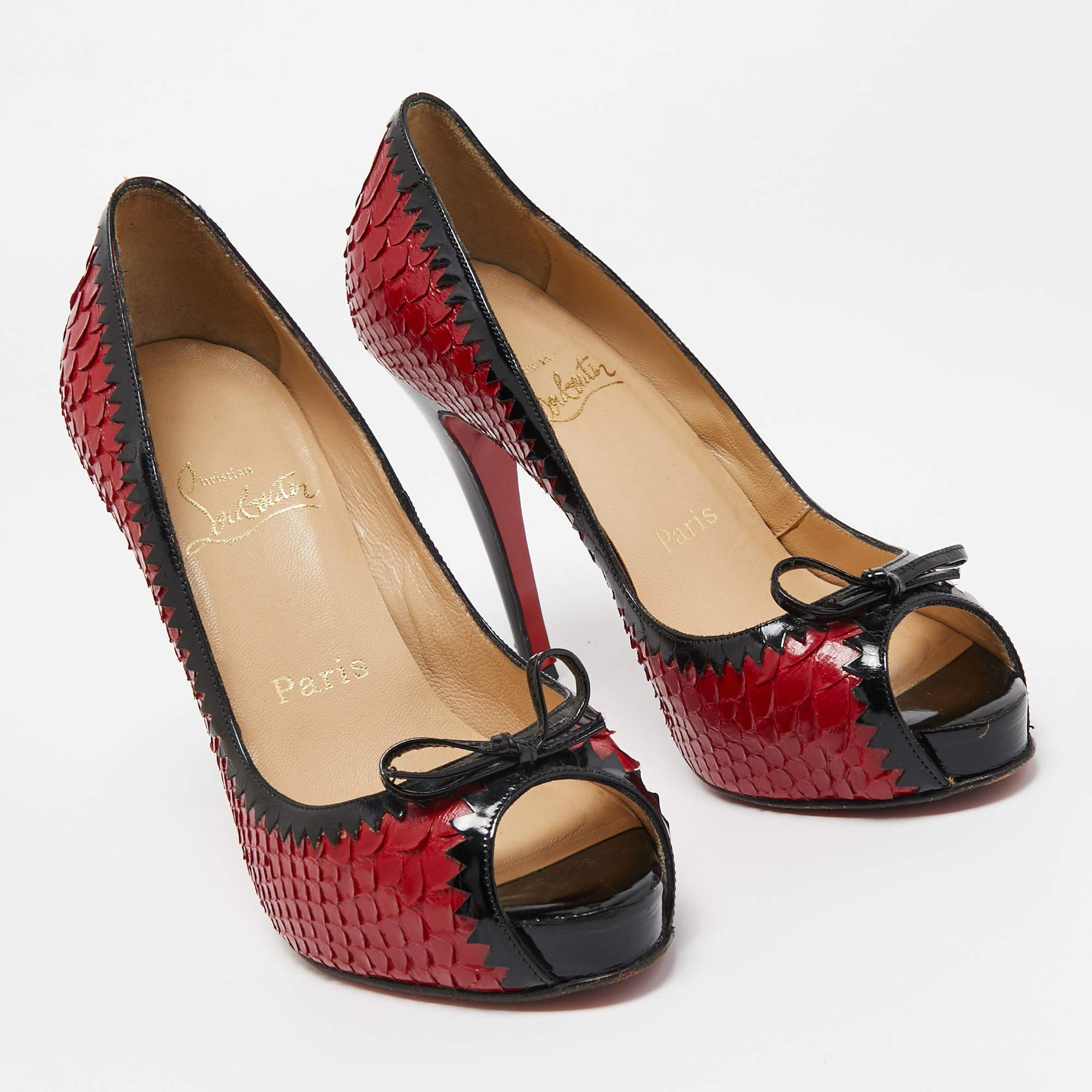 Women's Christian Louboutin Red/Black Python Leather Peep Toe Platform Pumps Size 37 For Sale