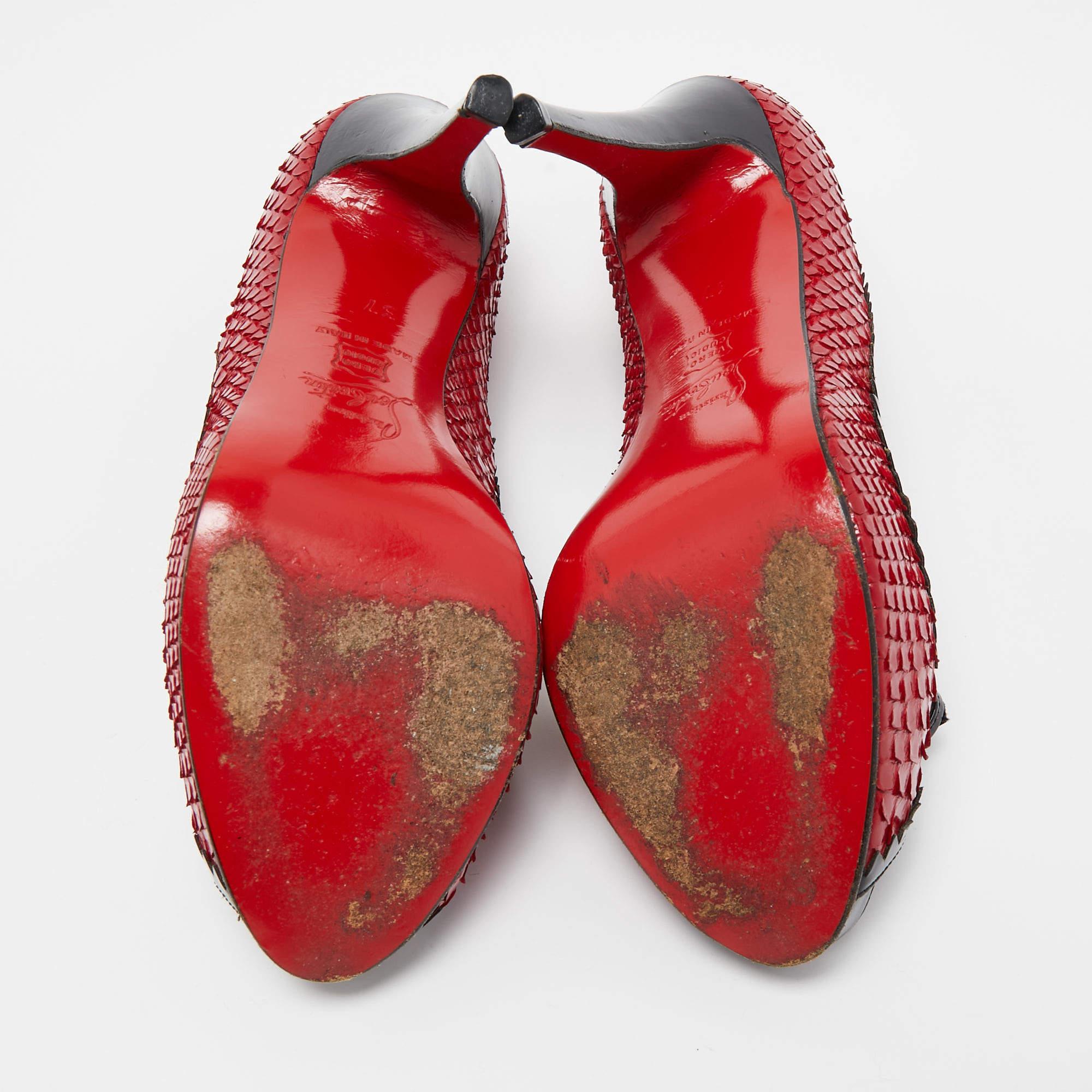 Christian Louboutin Red/Black Python Leather Peep Toe Platform Pumps Size 37 For Sale 2