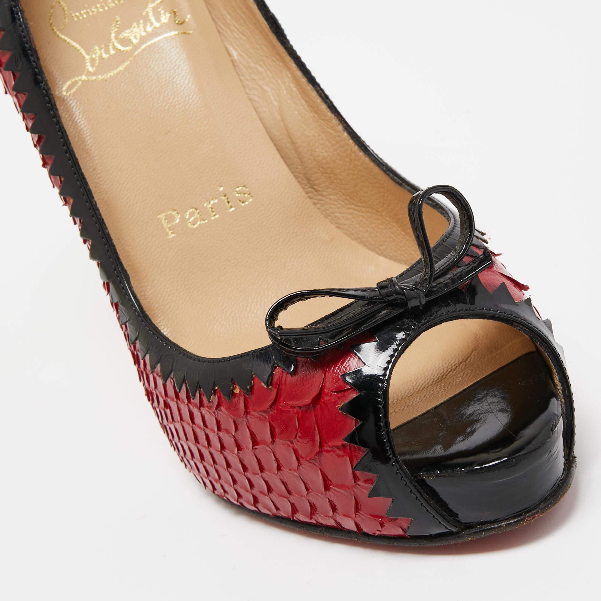 Christian Louboutin Red/Black Python Leather Peep Toe Platform Pumps Size 37 For Sale 3
