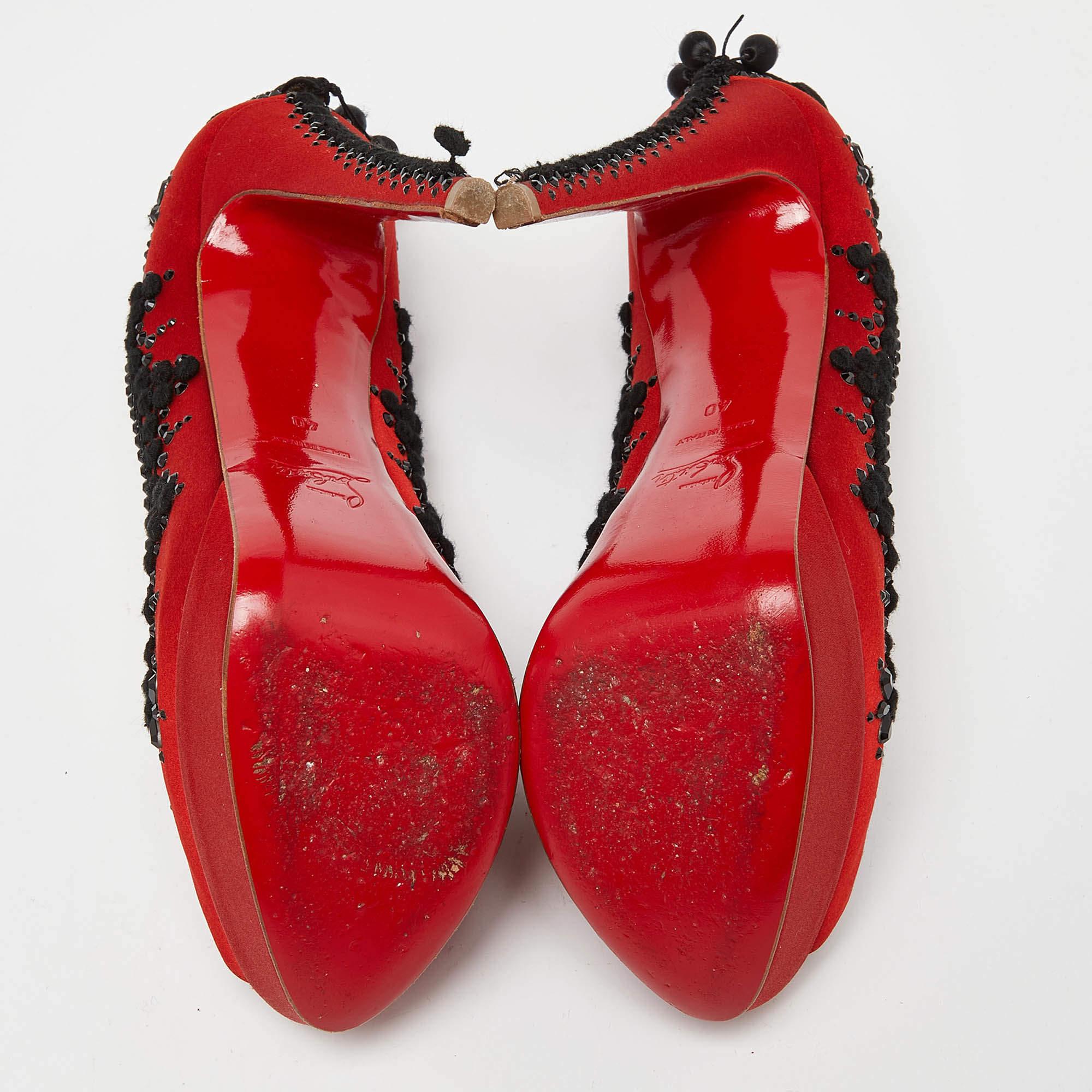 Christian Louboutin Red/Black Satin Torero Peep Toe Platform Pumps Size 40 For Sale 4