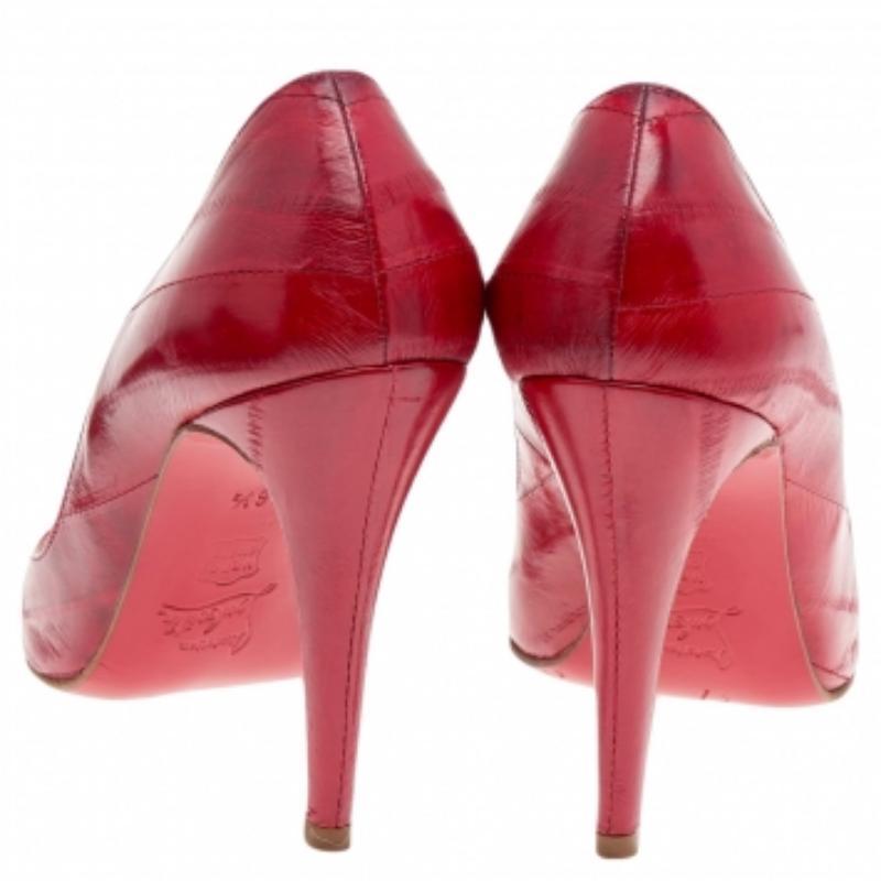 Christian Louboutin escarpins rouges en cuir d'anguille, taille 36,5 2