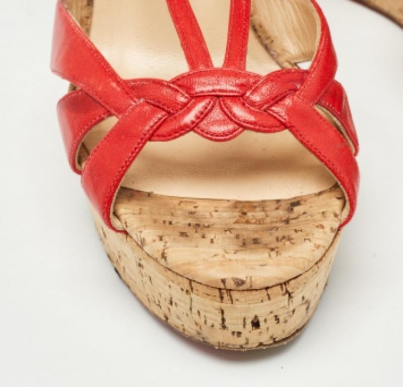 Sandales compensées à lanières en cuir rouge Christian Louboutin, taille 38.5 Pour femmes en vente