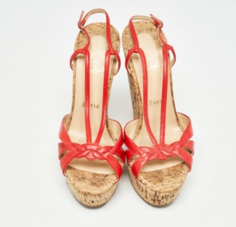 Sandales compensées à lanières en cuir rouge Christian Louboutin, taille 38.5 en vente 2