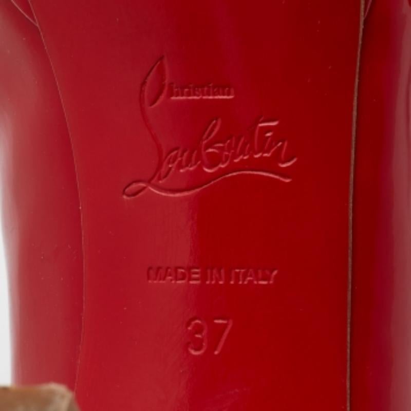 Christian Louboutin Bombas de plataforma sencillas de charol rojo nuevo tamaño 37 en venta 3