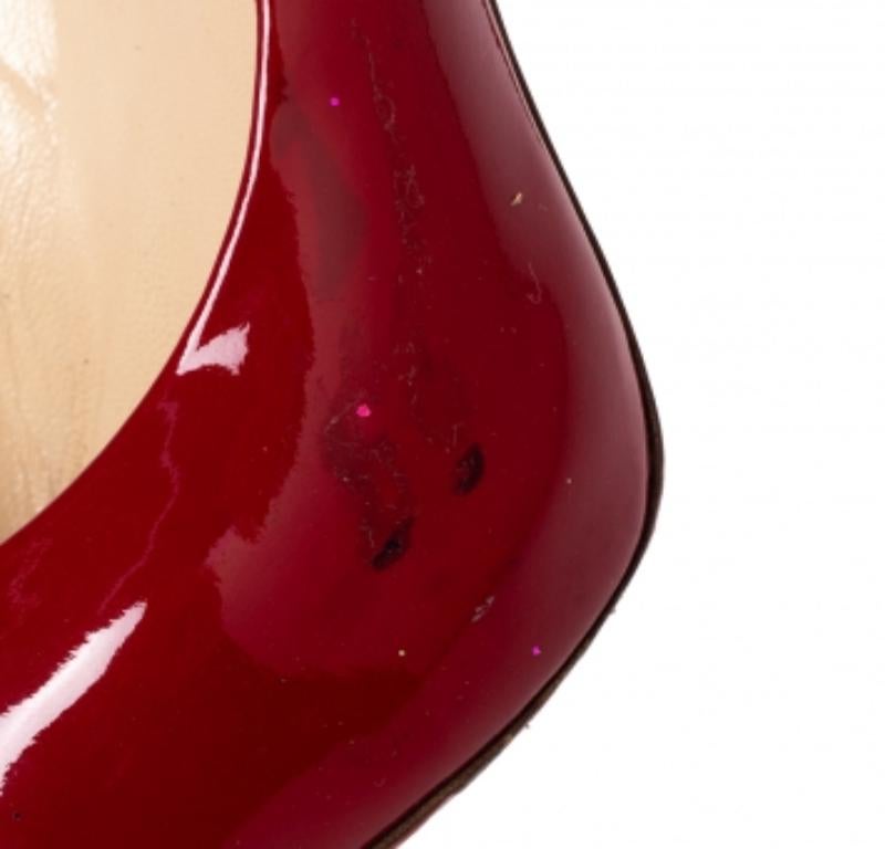 Rouge Christian Louboutin escarpins à bout ouvert en cuir verni rouge, taille 38