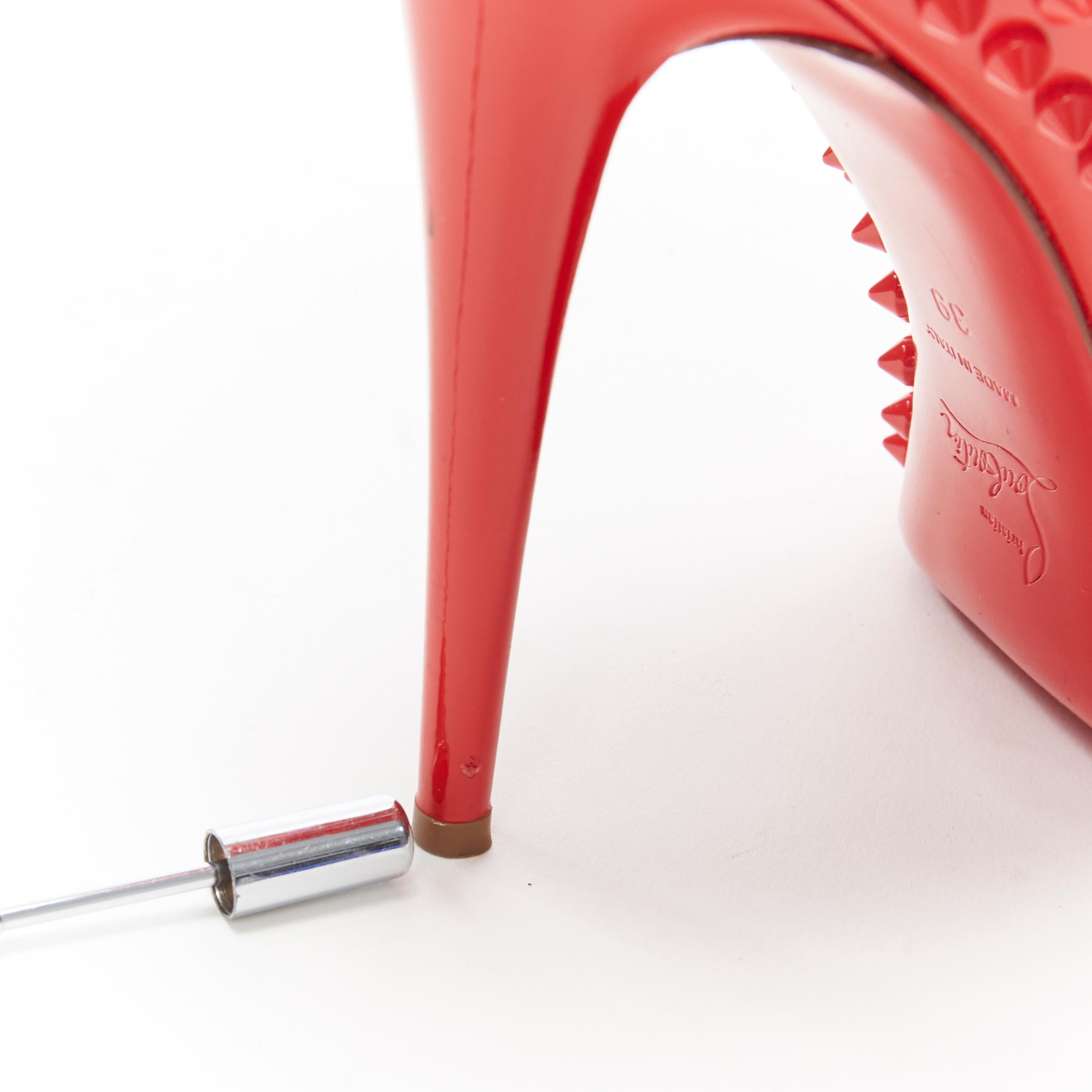 CHRISTIAN LOUBOUTIN red patent spike stud peep toe platform high heel pump EU39 In Good Condition In Hong Kong, NT