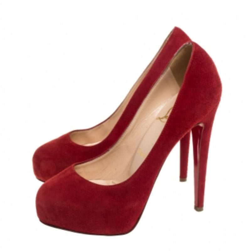 Christian Louboutin Red Suede Bianca Platform Pumps Size 35 In Fair Condition For Sale In Dubai, Al Qouz 2