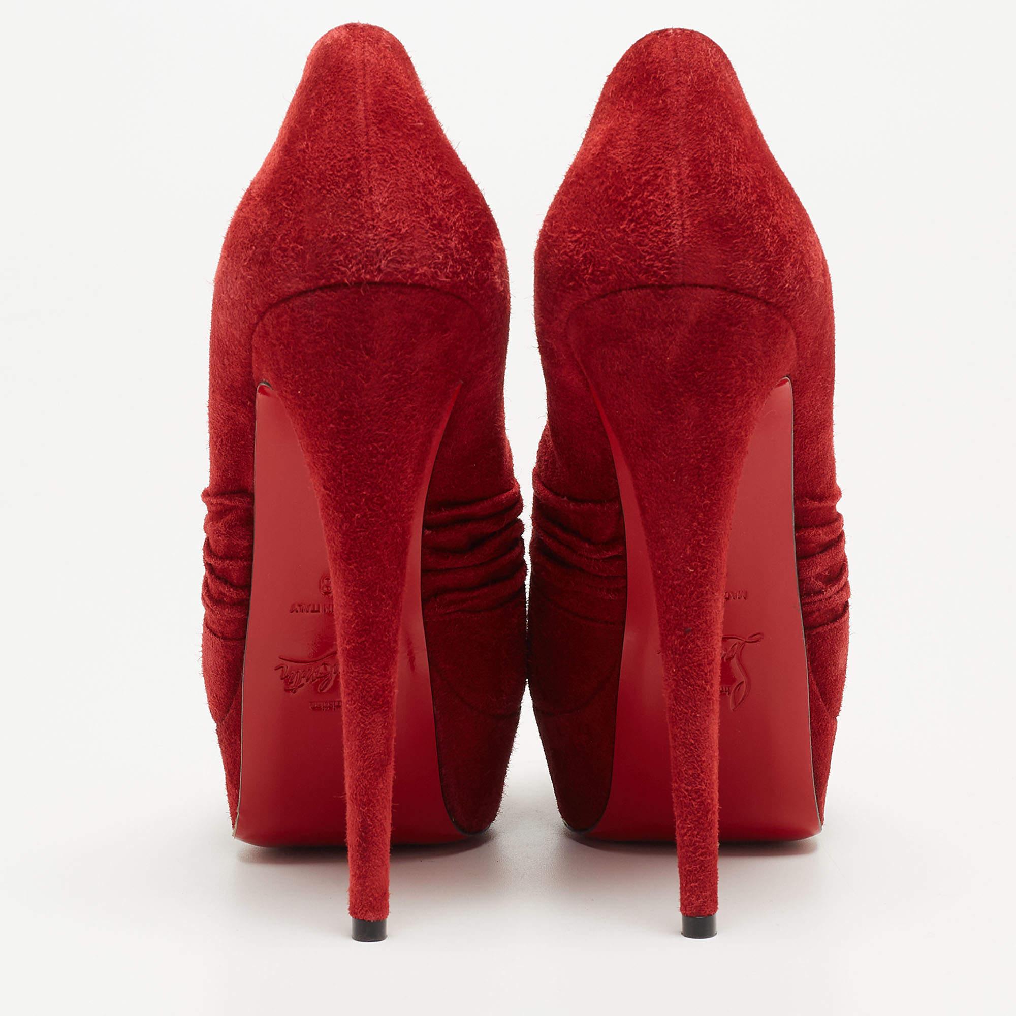 Christian Louboutin escarpins Drapadita en daim rouge taille 38 Pour femmes en vente