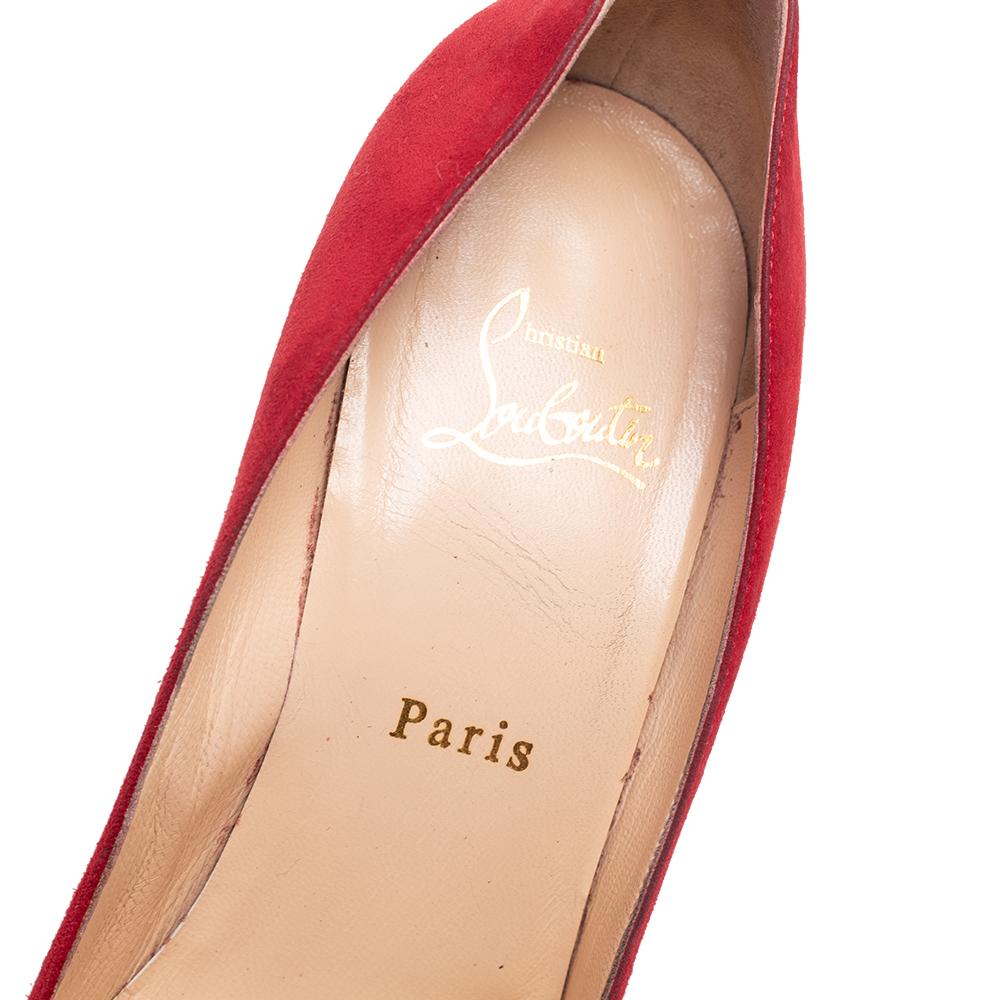 Christian Louboutin Red Suede Tassel Embellished Gwalior Pumps Size 38 In Good Condition In Dubai, Al Qouz 2