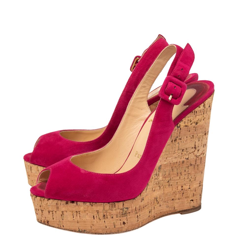 Christian Louboutin Red Suede Une Plume Peep Toe Slingback Cork Wedges Size 37 In Good Condition For Sale In Dubai, Al Qouz 2