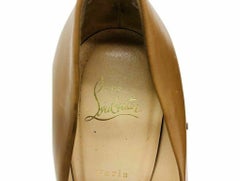 Christian Louboutin Round Toe Heeled Pumps - Size 40 UK 7 - Beige Leather