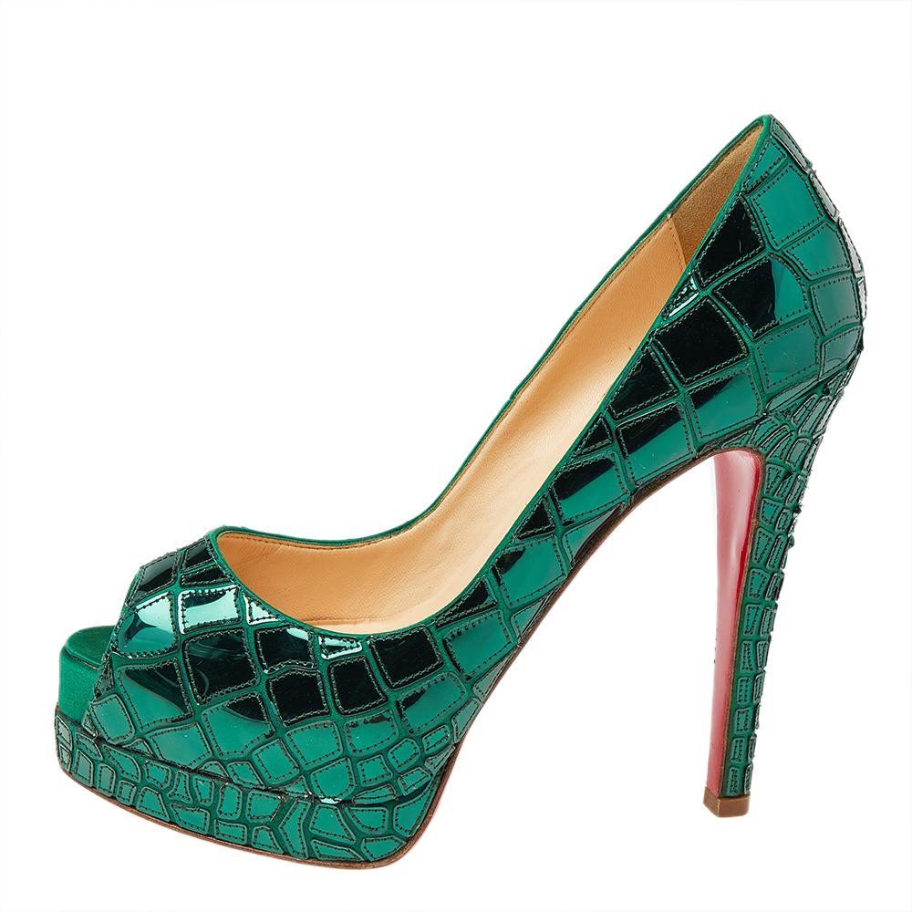 These Prive Mosaique platform pumps made by the House of Christian Louboutin are here to grant profound happiness and add a stylish edge to your feet. The distinctive features of these pumps give them a visually attractive and aesthetic vibe. The