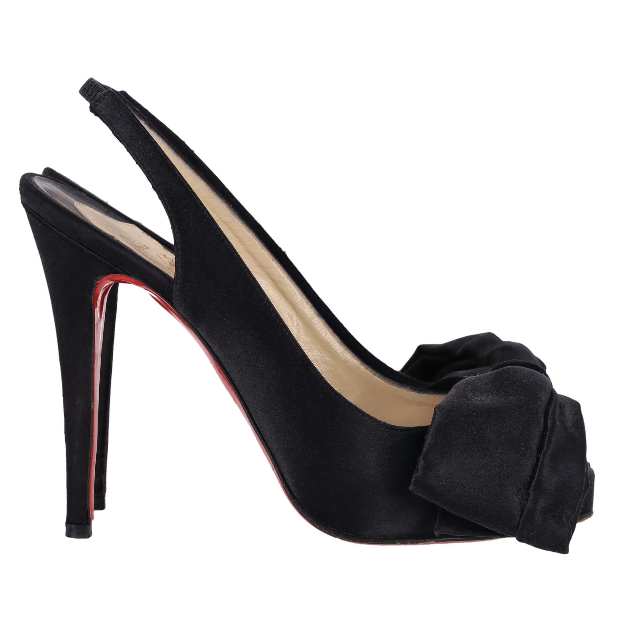 Christian Louboutin Bombas con punta y detalle de lazo de satén Negro en venta