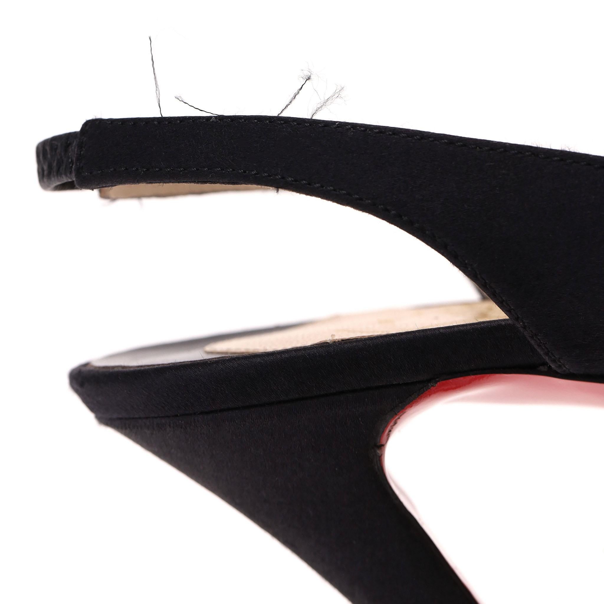 Christian Louboutin Bombas con punta y detalle de lazo de satén en venta 2