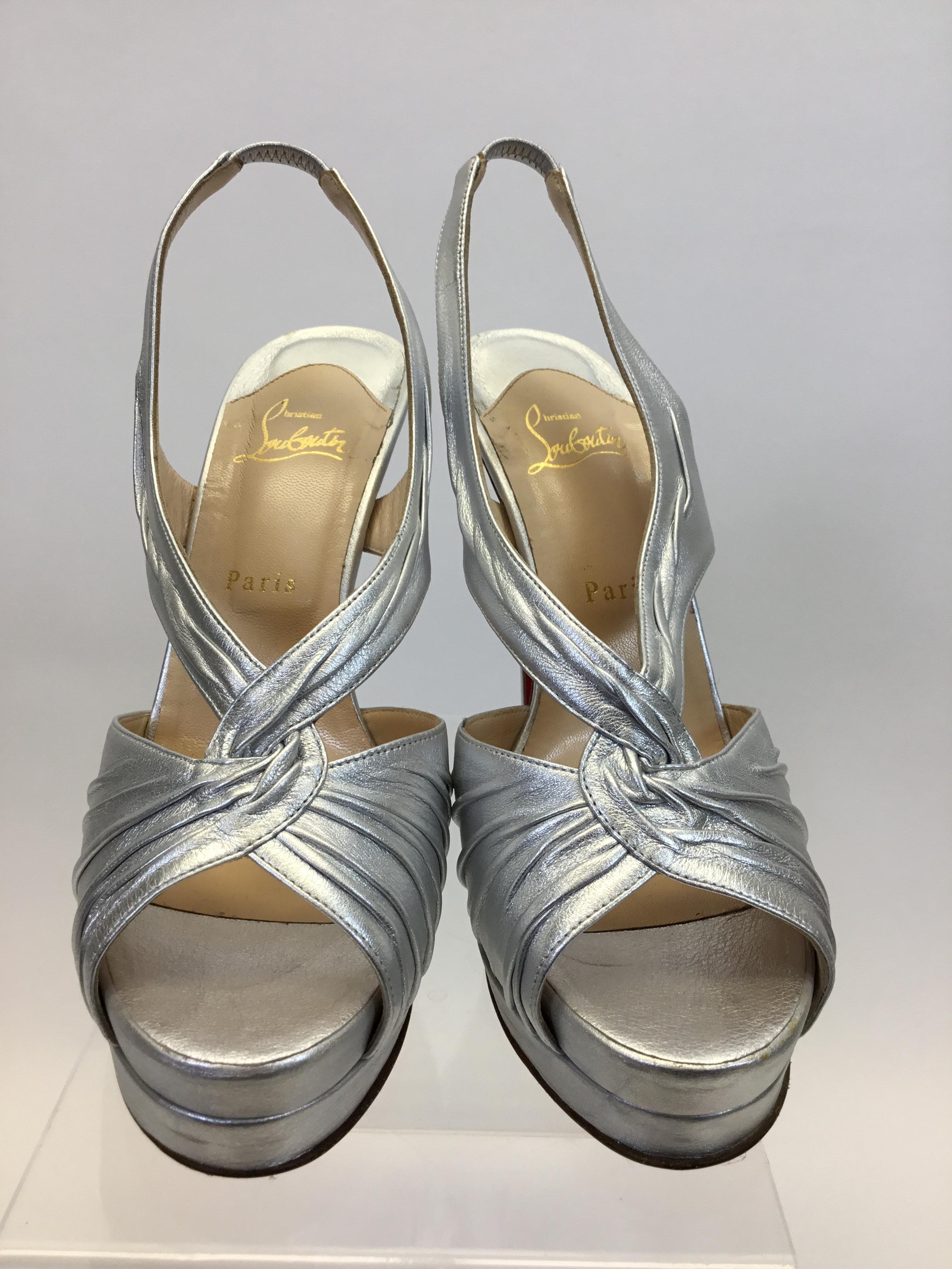 Christian Louboutin Silver Heels
$450
Made in Italy
Leather
Size 40.5
5.5” heel
1.25” platform