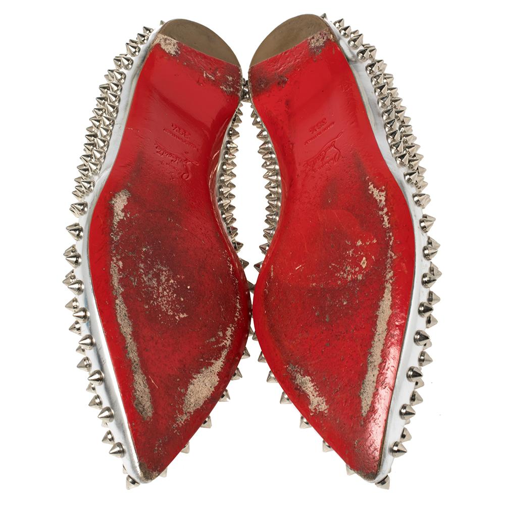 Christian Louboutin Silver Metallic Leather Pigalle Spikes Flats Size 39.5 In Good Condition In Dubai, Al Qouz 2