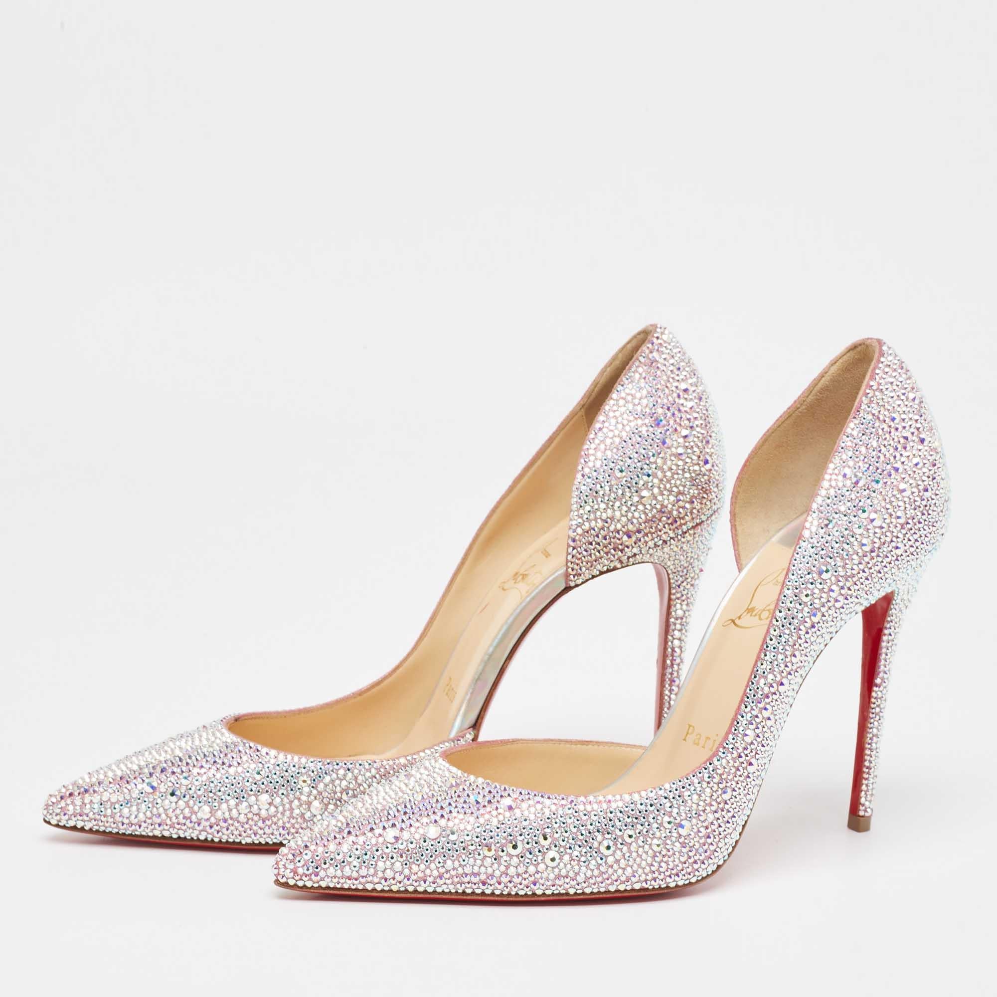 Perfectly sewn and finished to ensure an elegant look and fit these Christian Louboutin silver/pink pumps are a purchase you'll love flaunting. They look great on the feet.

