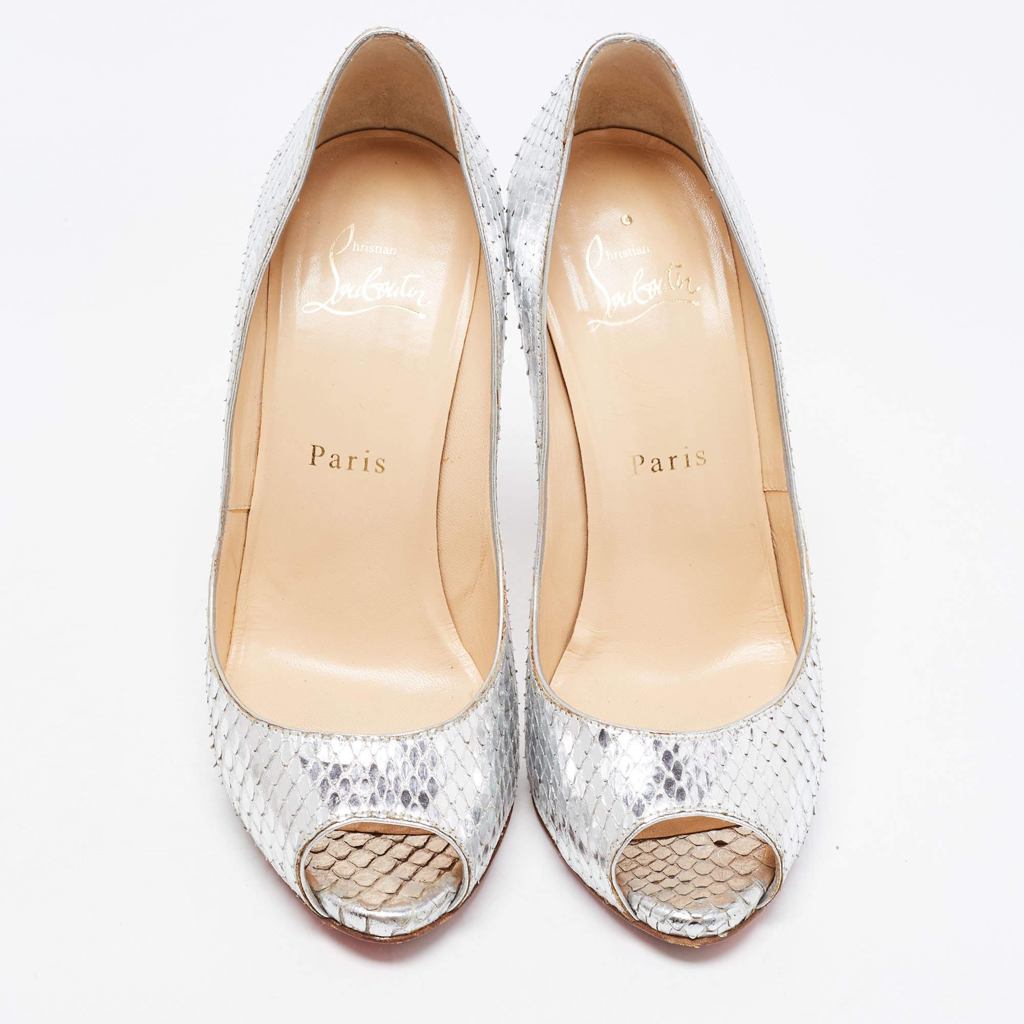 Christian Louboutin Silver Python Flo Peep Toe Pumps Size 37 In Fair Condition For Sale In Dubai, Al Qouz 2