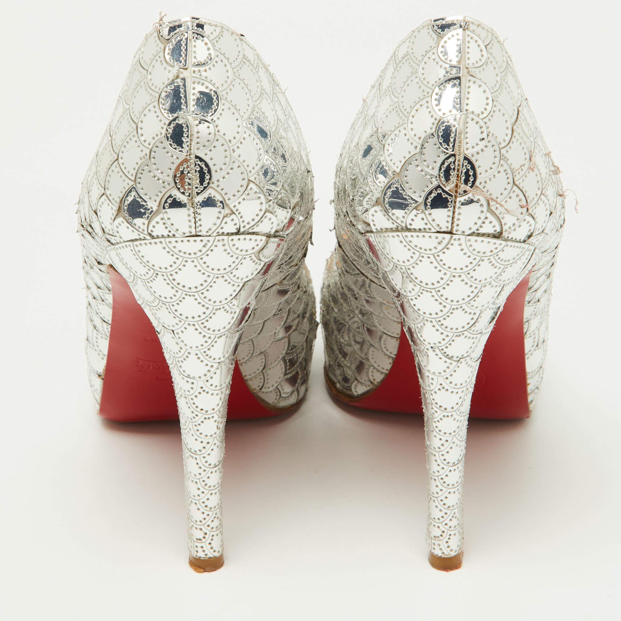 Christian Louboutin Silver Scaled Sequins and Leather Poseidon Pumps Size 38 For Sale 4
