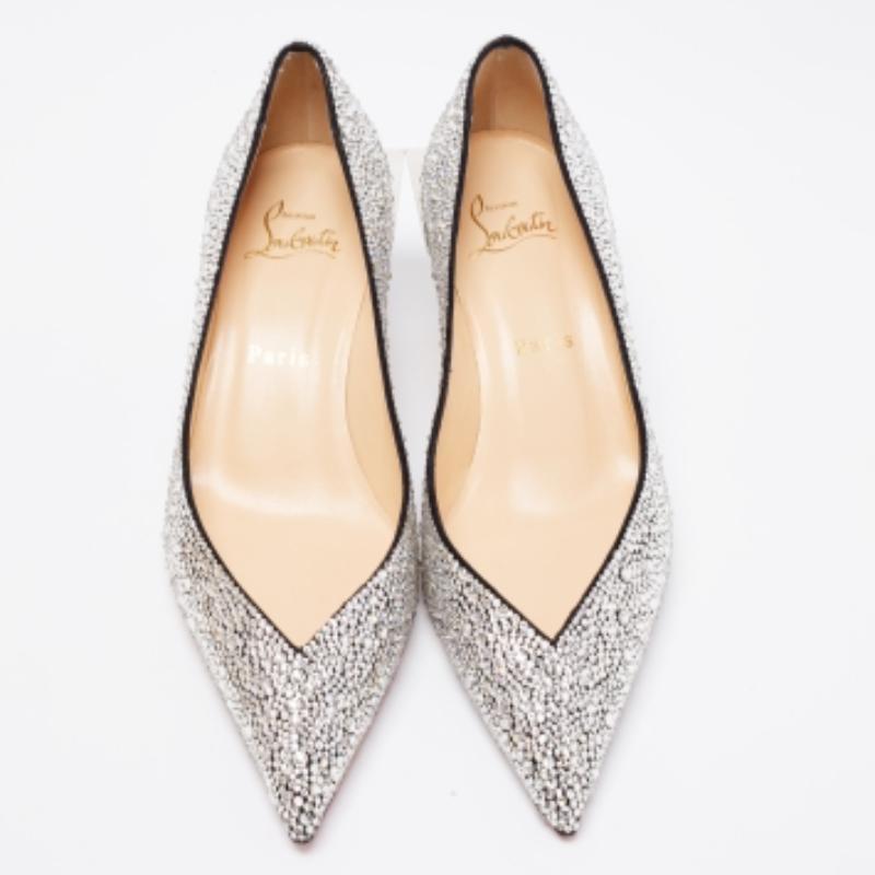 Christian Louboutin Pumps Galaxister Strass in camoscio argento misura 37 In condizioni ottime in vendita a Dubai, Al Qouz 2