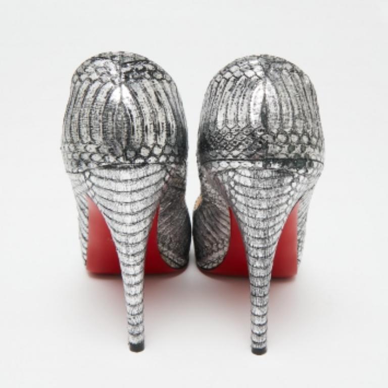 De las mujeres Christian Louboutin Bombas Peep-Toe de piel de serpiente de agua plateada Very Prive Talla 37 en venta