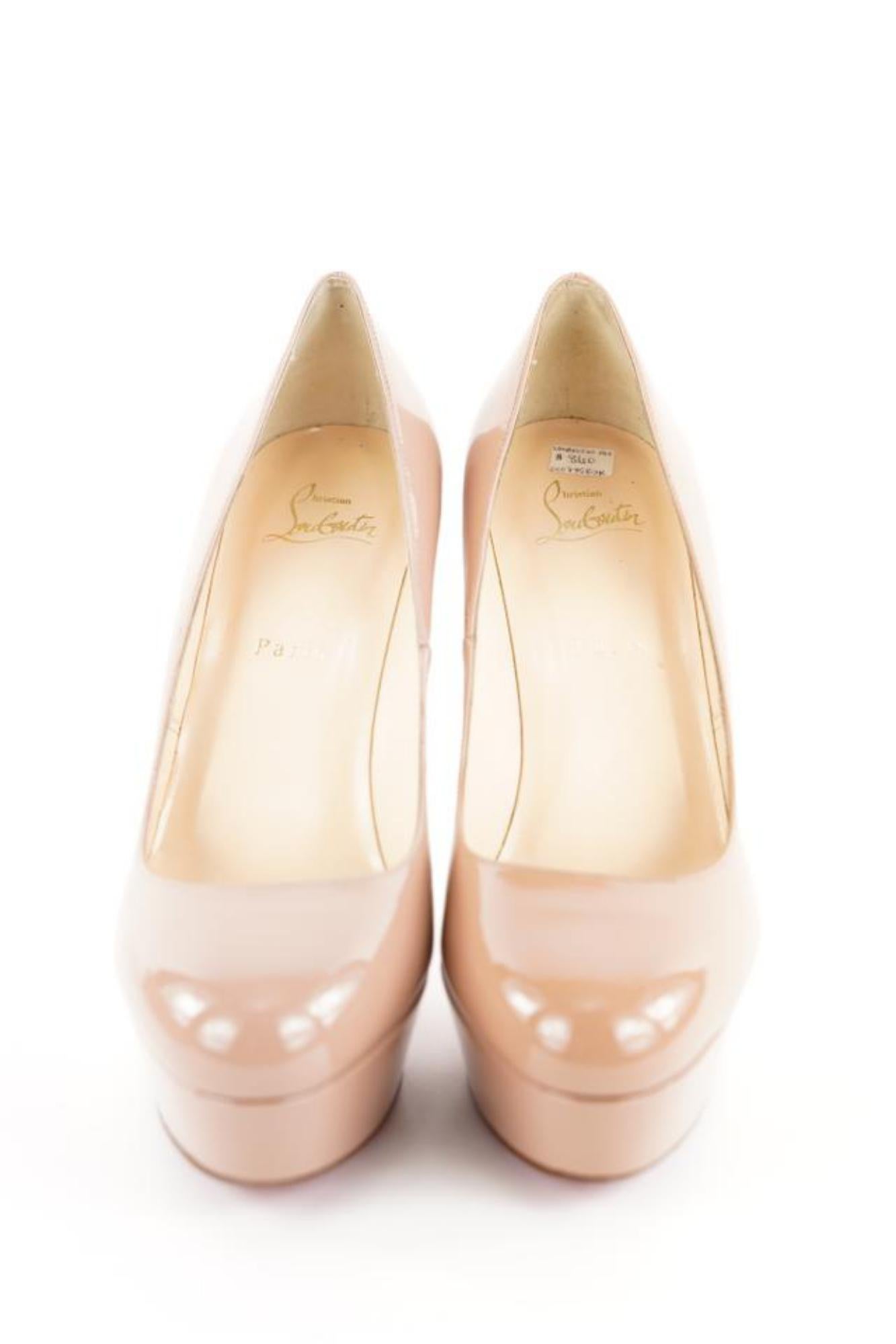Beige Christian Louboutin Size 39.5 Nude Bianca 120 Patent Calf Heels 4CL928 For Sale