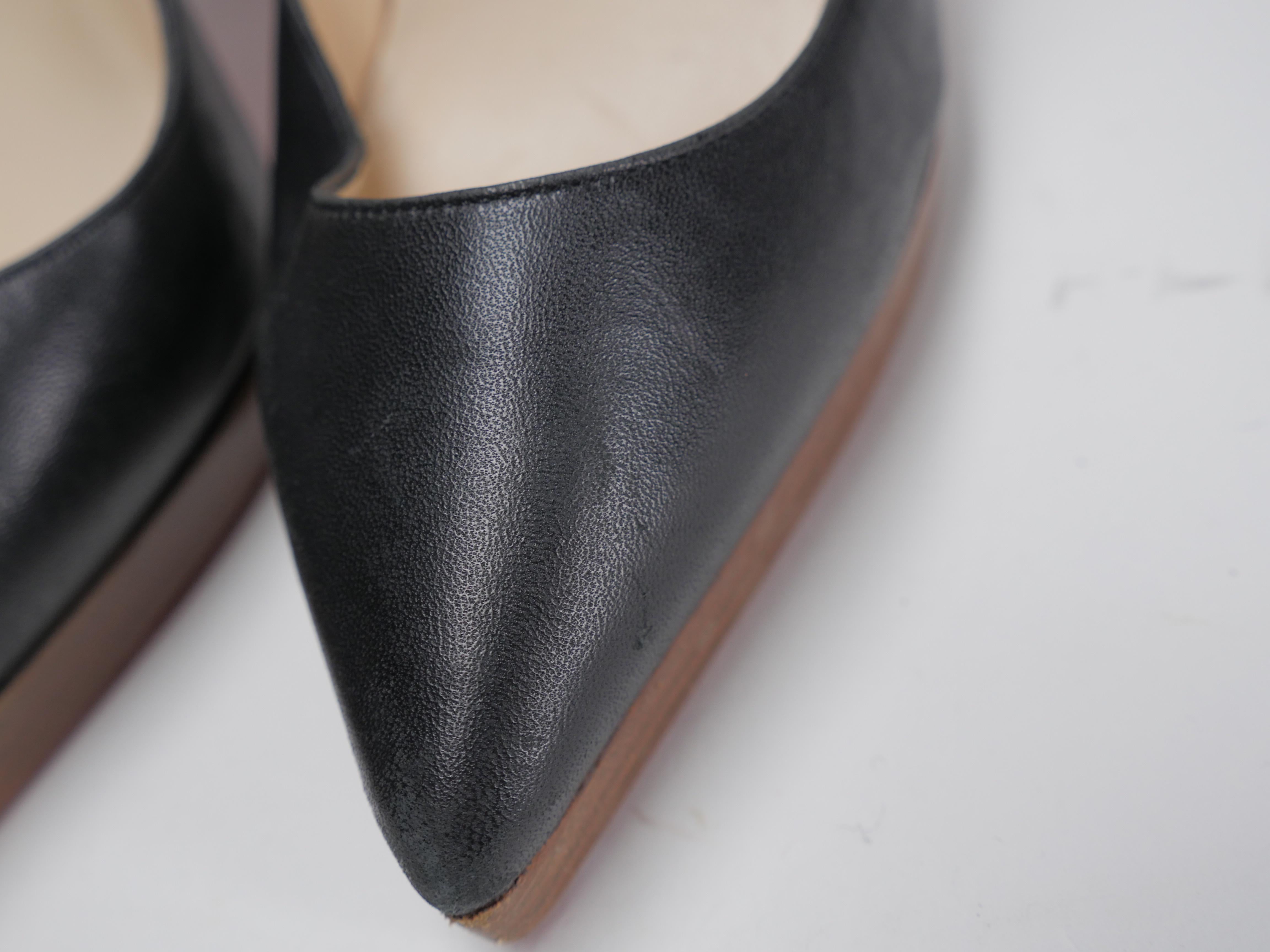 Christian Louboutin Size 40 Classic Pointed Toed Black Leather Pumps 1