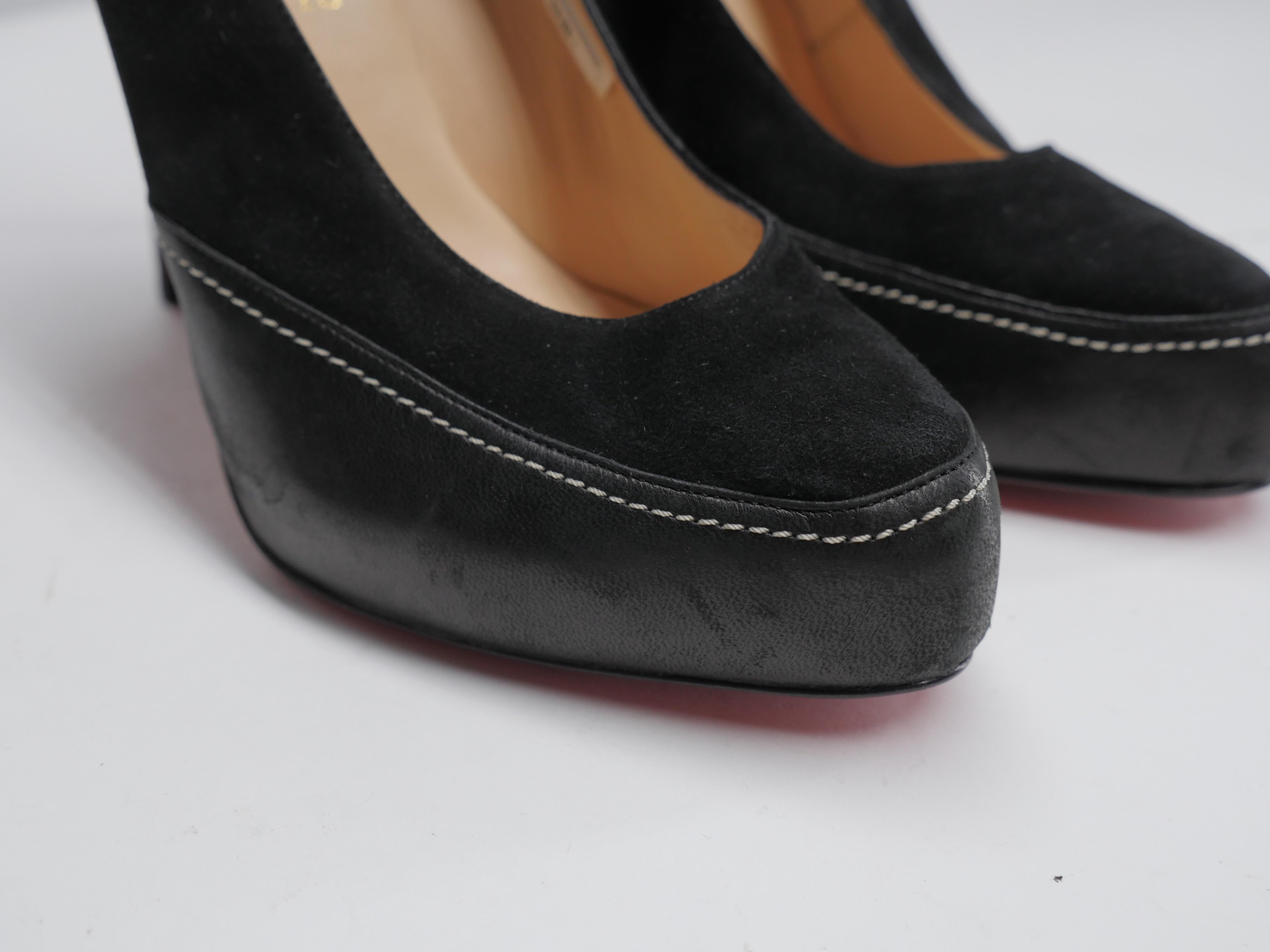 Christian Louboutin  Size 41 Black Leather & Suede Pumps In Good Condition In Bridgehampton, NY