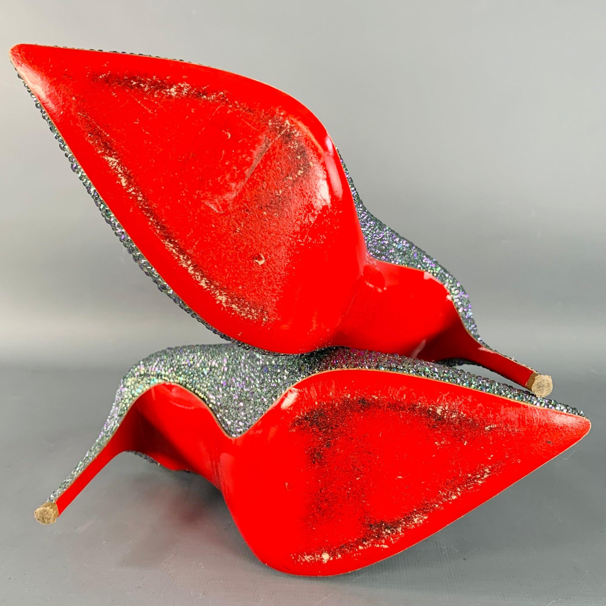 CHRISTIAN LOUBOUTIN Taille 9.5 Kate Strass Multi Color Red Suede Rhinestones Pointed Toe Pumps en vente 1