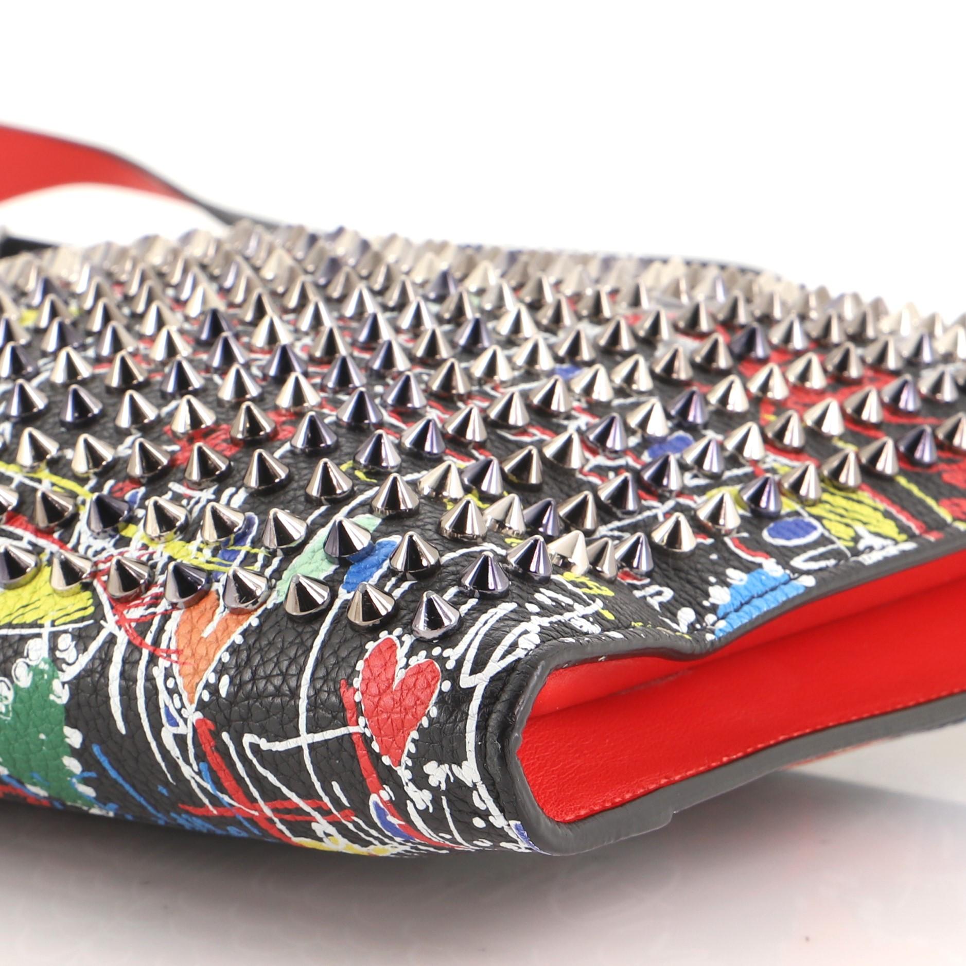 Christian Louboutin Skypouch Umhängetasche aus bedrucktem Leder mit Spikes 1