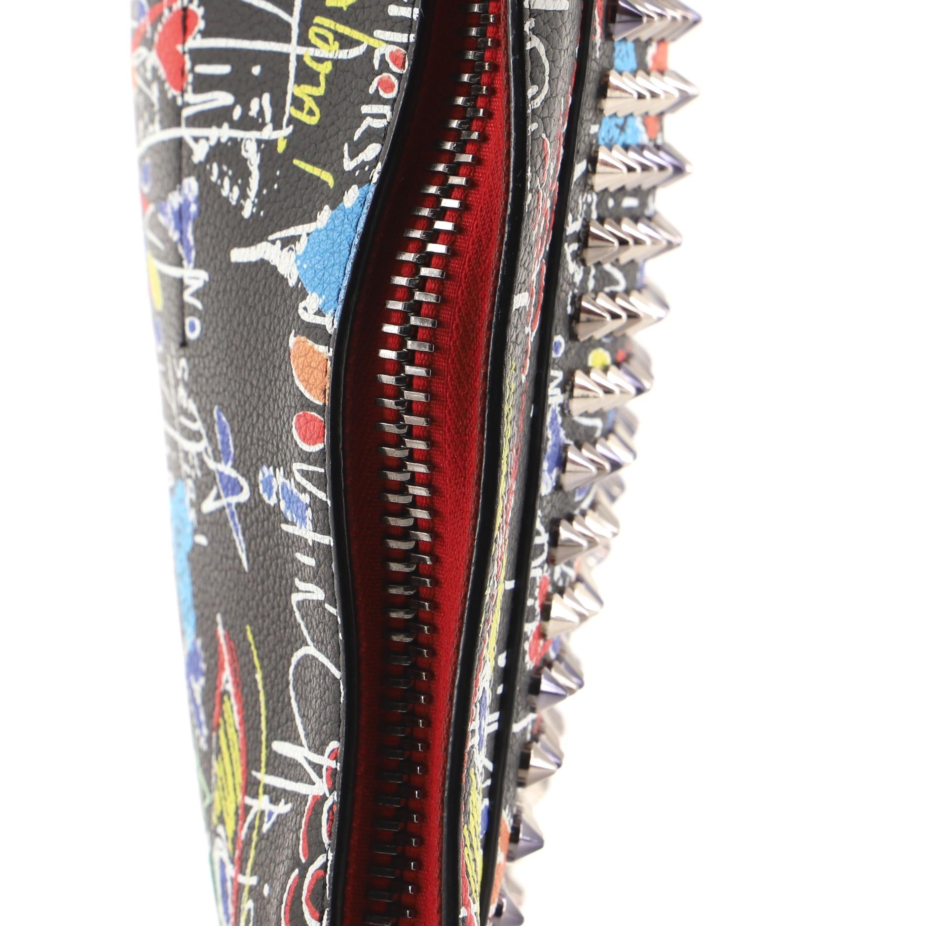 Christian Louboutin Skypouch Umhängetasche aus bedrucktem Leder mit Spikes 2