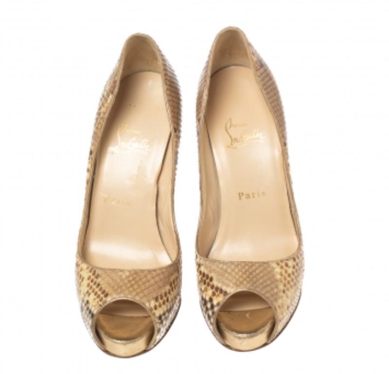 Christian Louboutin Escarpins à bout ouvert très prisés en cuir de serpent, taille 38 en vente 1