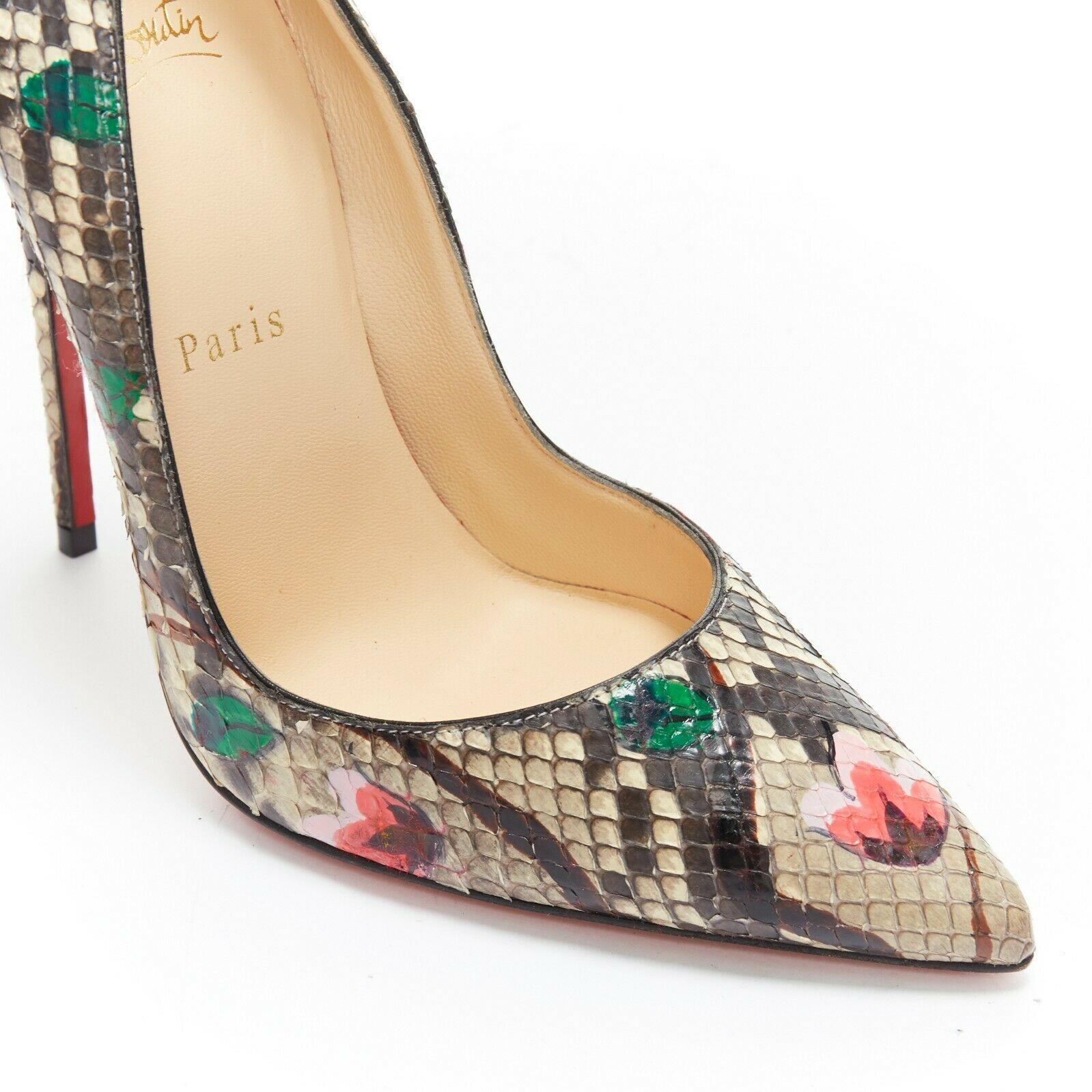 CHRISTIAN LOUBOUTIN So Kate 120 grey python snake floral painted scarpin EU37
CHRISTIAN LOUBOUTIN
Grey python snake sin. Hand-painted on top. 
Pink floral patterned details. Scarpin shaped silhouette. 
Ultra-high stiletto heels. Pointed-toe shaped.