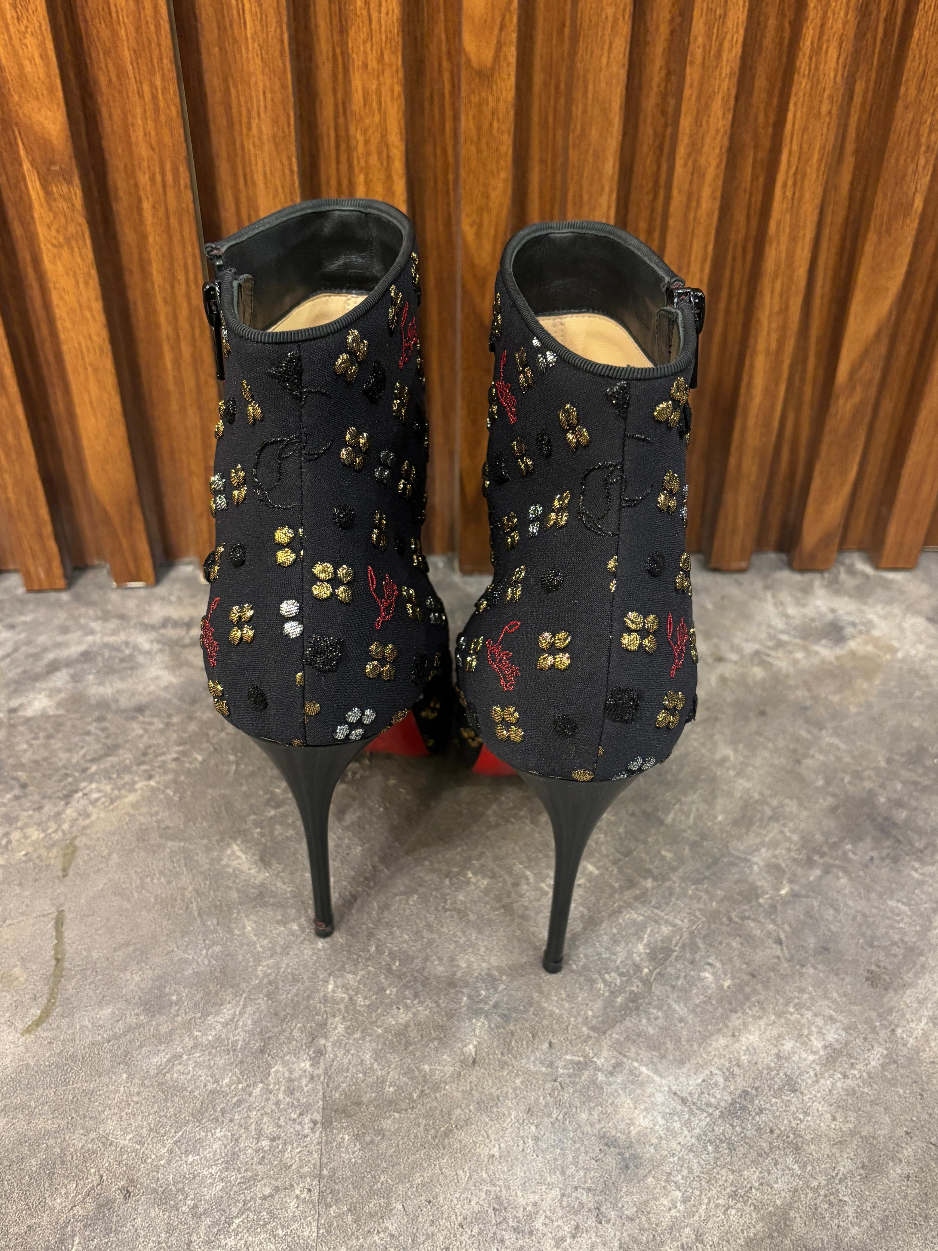 Christian Louboutin So Kate Jacquard Logo 105mm Ankle Bootie In Good Condition For Sale In Jakarta, Daerah Khusus Ibukota Jakarta