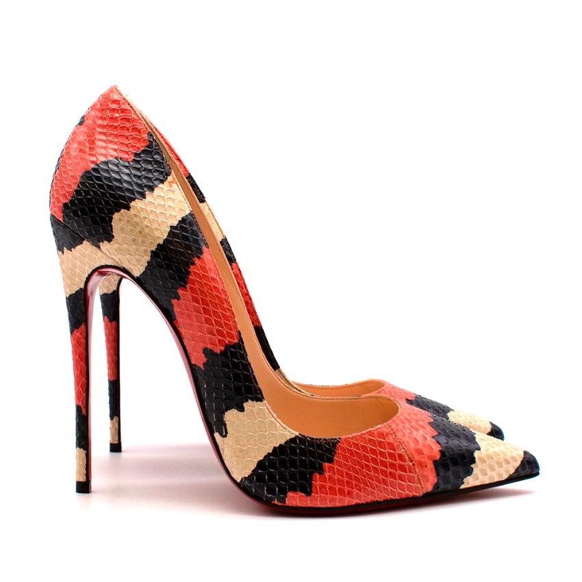 Christian Louboutin So Kate Snake Skin Heeled Shoes

-Legendary red-lacquered soles 
-Luxurious coral snakeskin 
-Soft leather lining 
-Stunning needle-thin stiletto heels 
-Iconic So Kate shape 

Made in Italy 

Heel height- 12 cm 
Insoles- 26