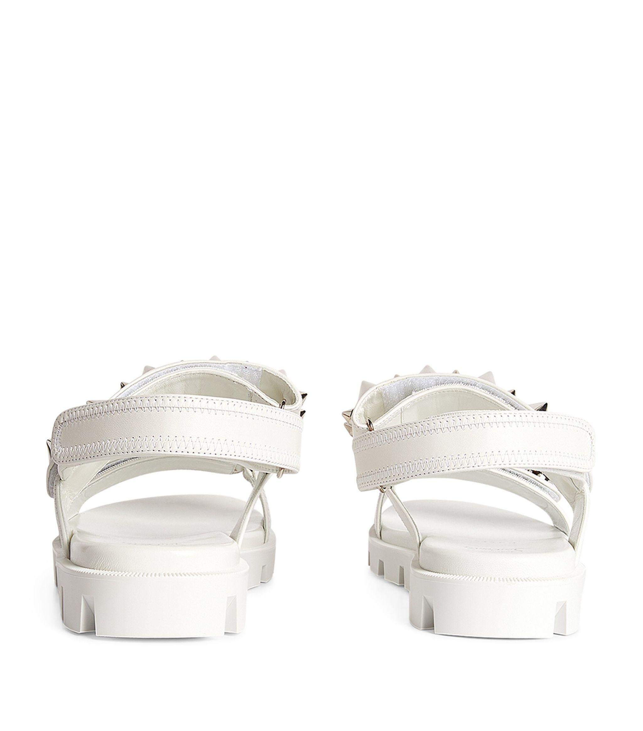 Women's Christian Louboutin Spikita Cool Flat White Sandal Sz 36 For Sale