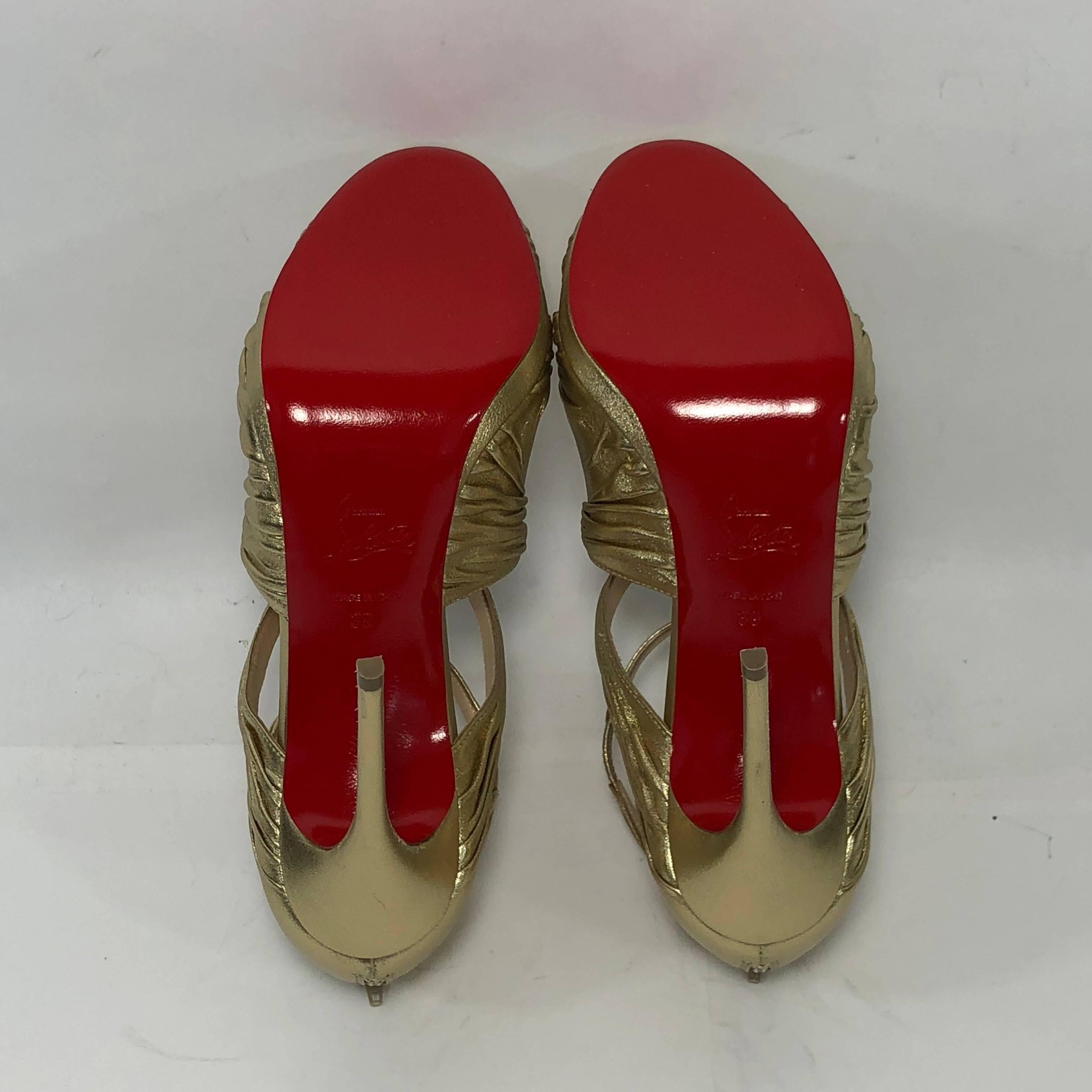 Christian Louboutin Stiletto Kashou Nappa Laminata in Light Gold For Sale 1