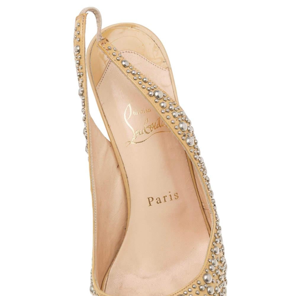 Beige Christian Louboutin Studded Patent Leather Star Prive Peep Toe Slingback Size 39 For Sale