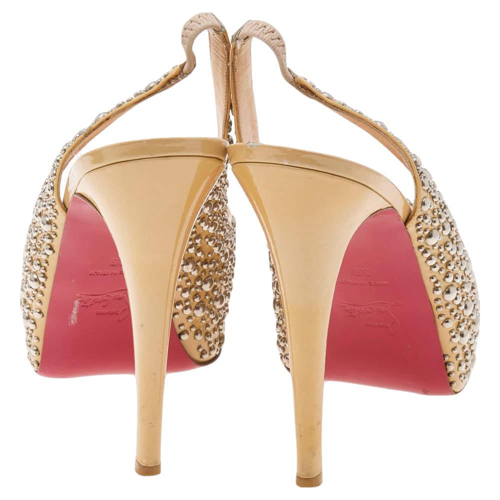 Christian Louboutin Studded Patent Leather Star Prive Peep Toe Slingback Size 39 In Fair Condition For Sale In Dubai, Al Qouz 2