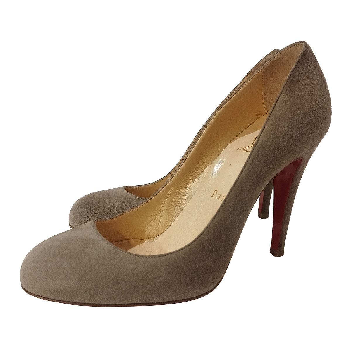 Beautiful and chic Louboutin's décolleté
Suede
Grey color
Heel height cm 10 (3,93 inches)
Worldwide fast shipping included in the price
