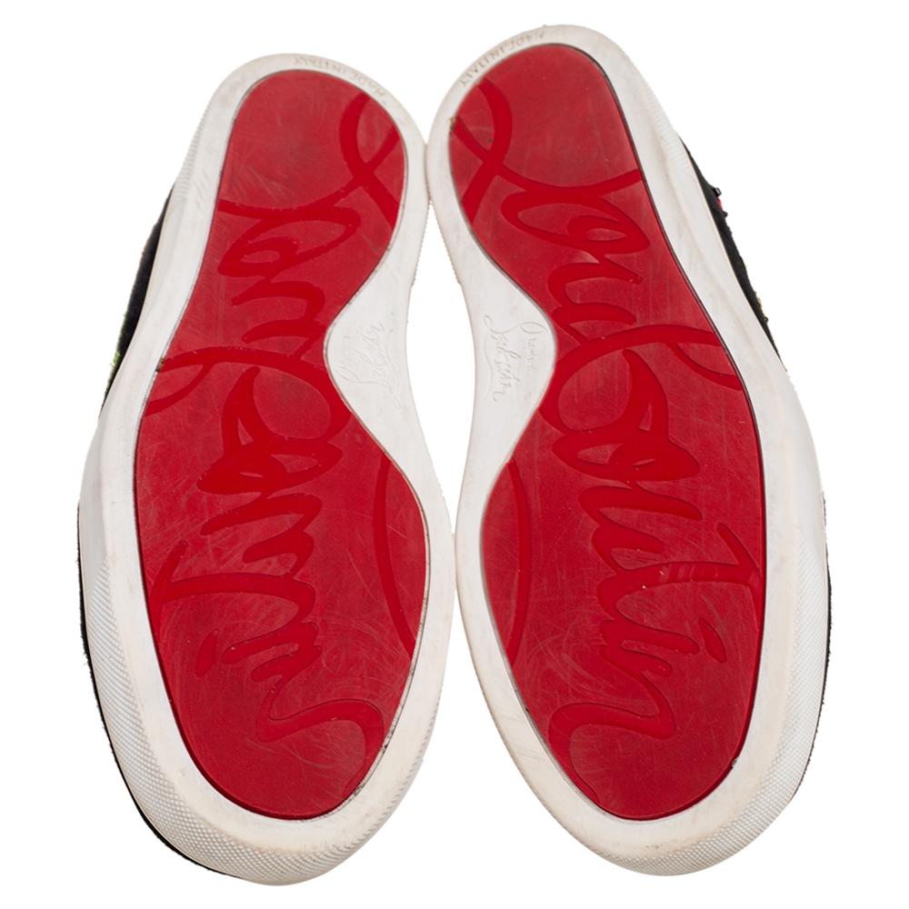 Christian Louboutin Suede Embellished Pik N Luck Slip-On Sneakers Size 38.5 In Good Condition In Dubai, Al Qouz 2