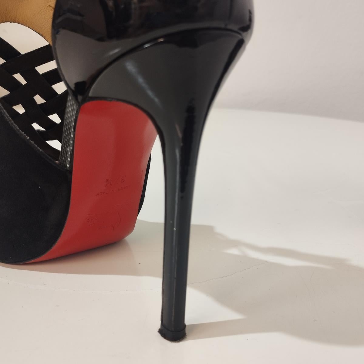 Christian Louboutin - Taille IT 37, 5 en vente 1
