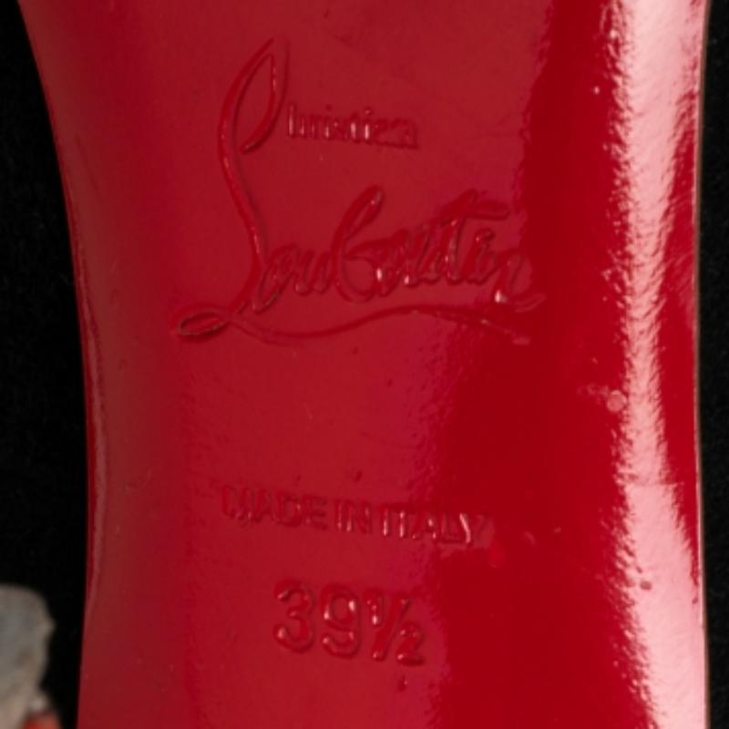 Christian Louboutin Suede & Patent Leather Malabar Hill Pumps Size 39.5 État moyen - En vente à Dubai, Al Qouz 2