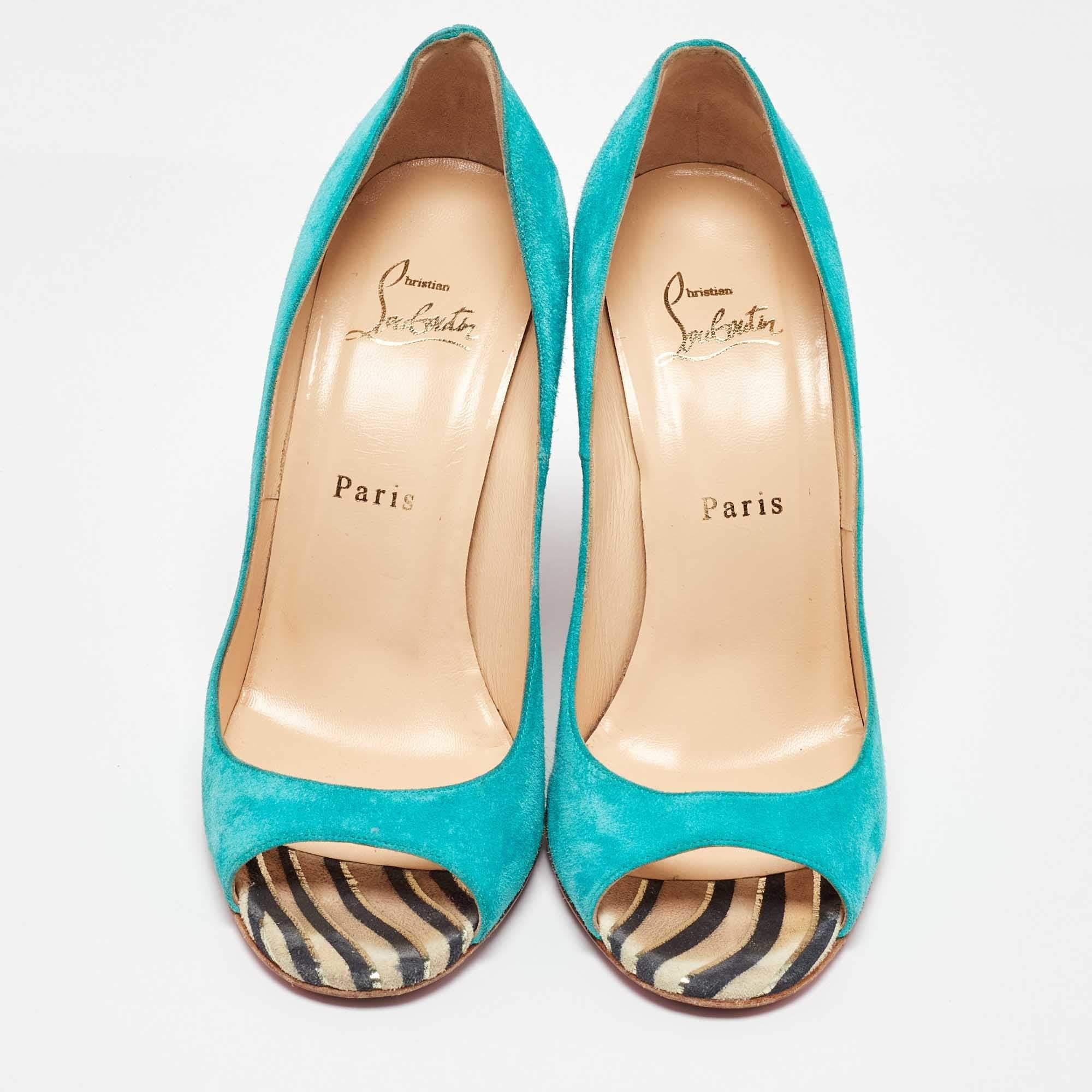 Rose Christian Louboutin Escarpins Miramar à talons compensés en cuir verni daim, taille 38,5 en vente