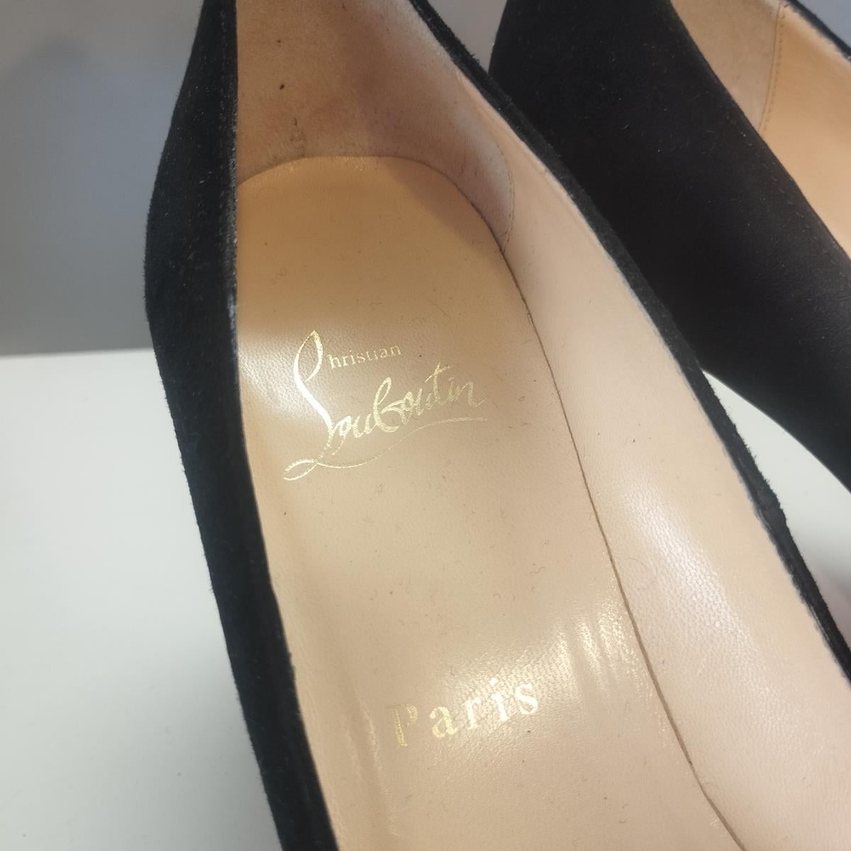 Christian Louboutin escarpins simples en daim IT 37 Pour femmes en vente
