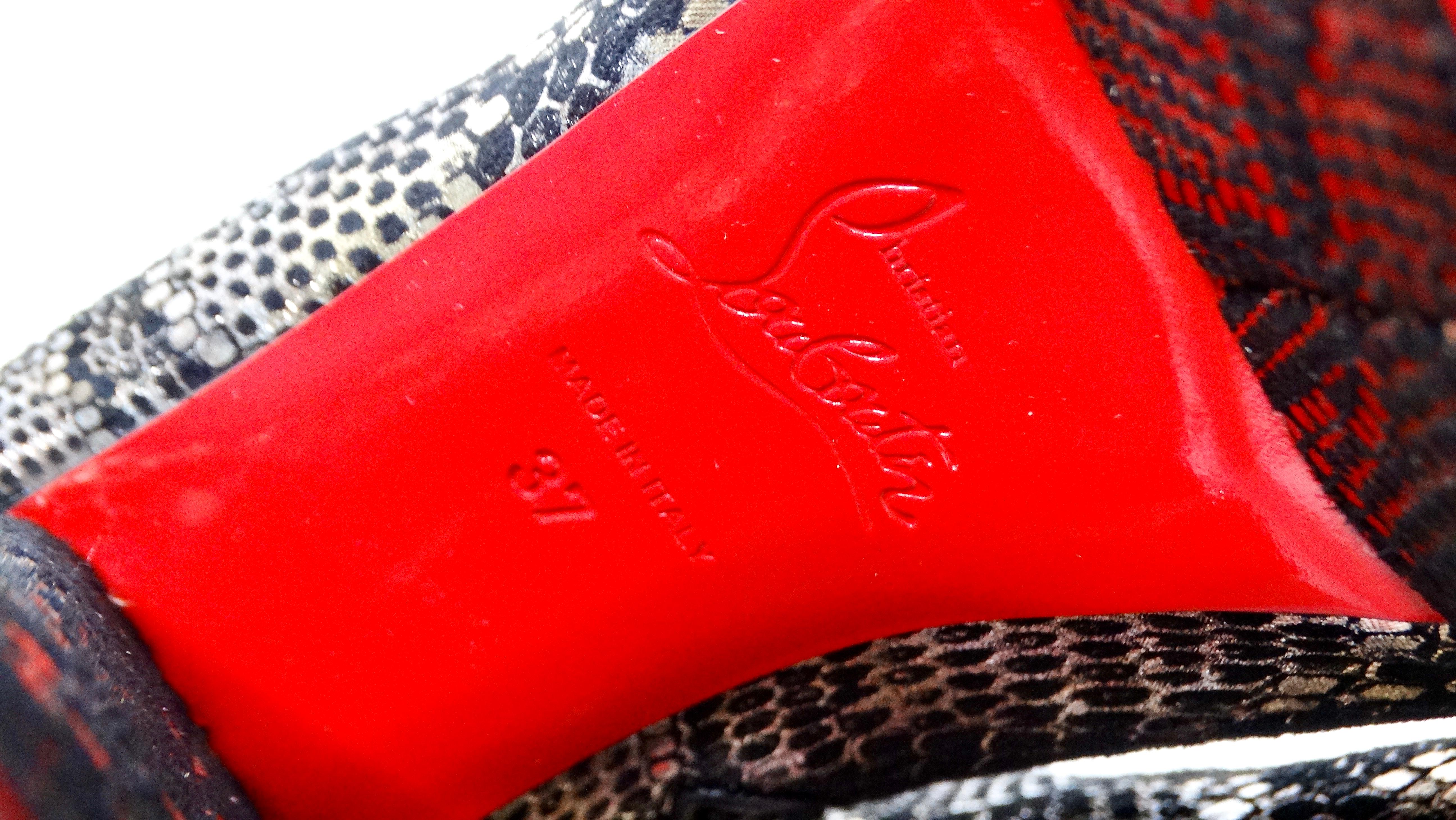 Christian Louboutin Bottes à talons compensés en daim imprimé serpent en vente 4