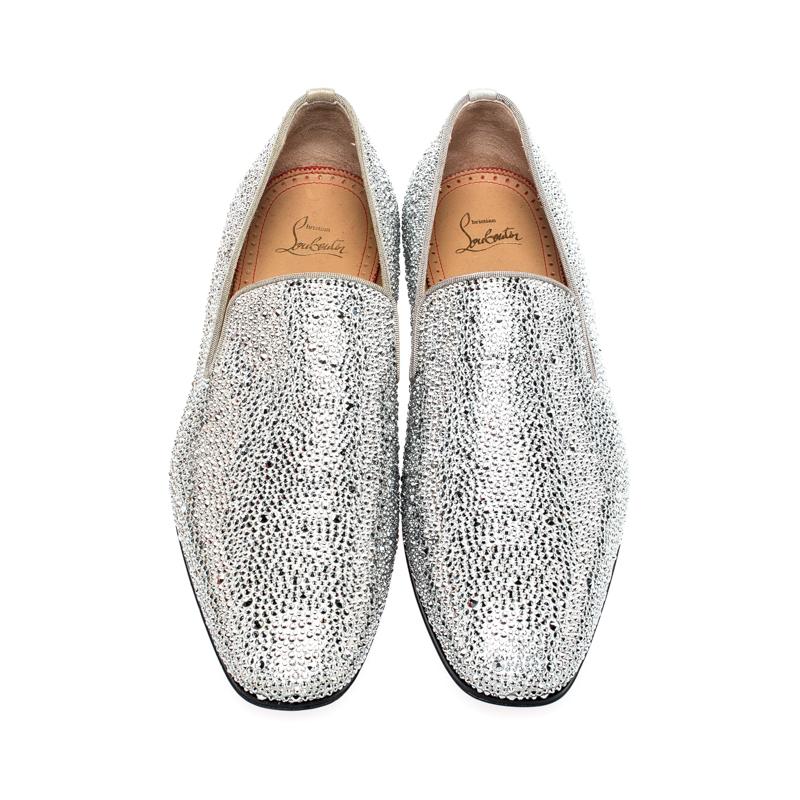 Celebrating the fusion of fine craftsmanship and luxury fashion, these Dandelion Strass loafers from Christian Louboutin are treasures for your feet. The base of the shoes, as well as the lining, are in leather while the exterior is completely