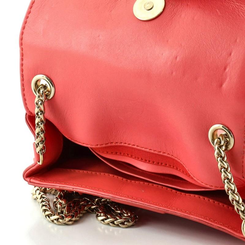 Christian Louboutin Sweet Charity Umhängetasche mit Spikes aus Lack Mini 1